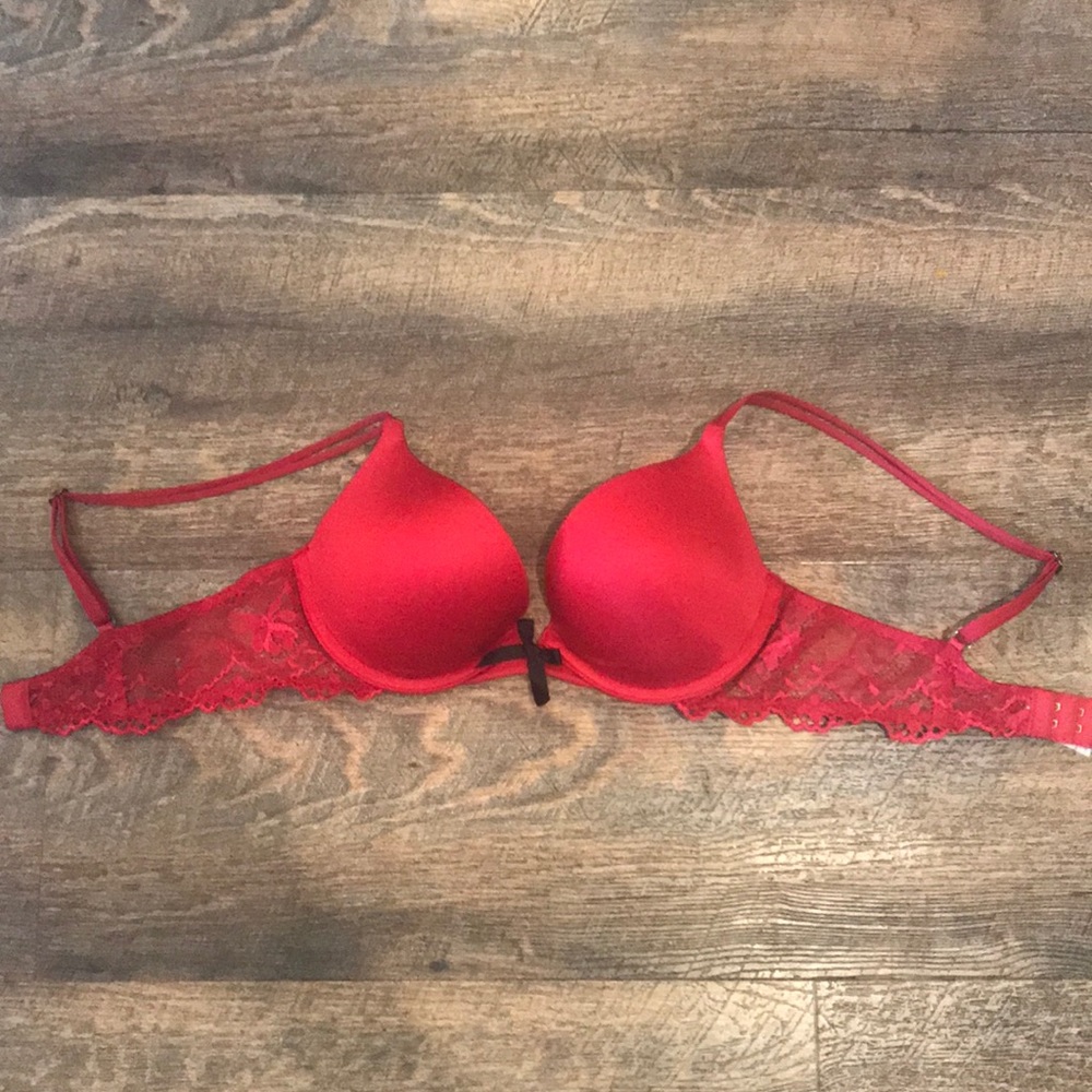 Victoria’s Secret 34B push up bra
